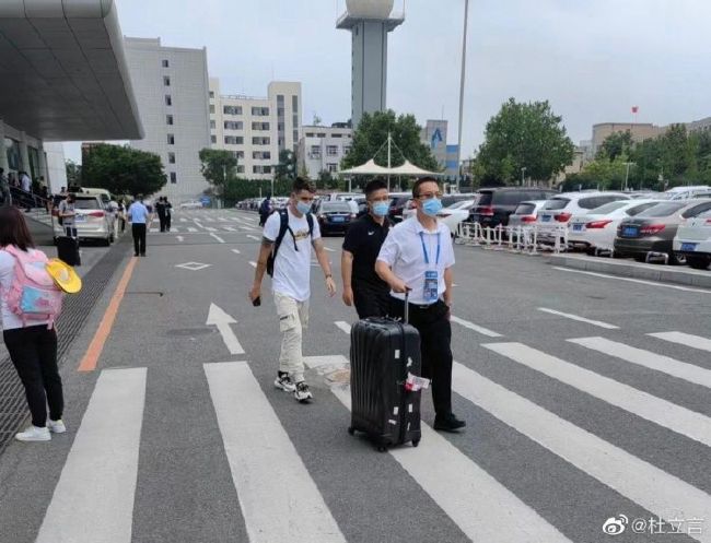 从纪律严明、声势浩大的部队集结，到战场上的战术设计，影片在宏观视角和细节上做足了工夫，加上震撼人心的剧情与惊险战斗场面，全方位展现了中国人民志愿军过人的战术思想与坚定意志，让观众看到谁才是令世界刮目相看、令敌人胆战心惊的;步兵之王